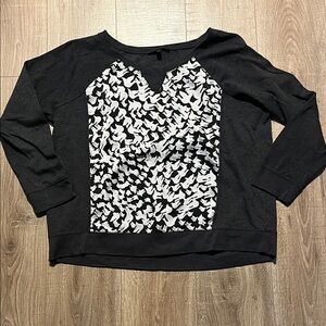 Forenza Limited Black and White Silky Graphic Crewneck Sweatshirt Size XL